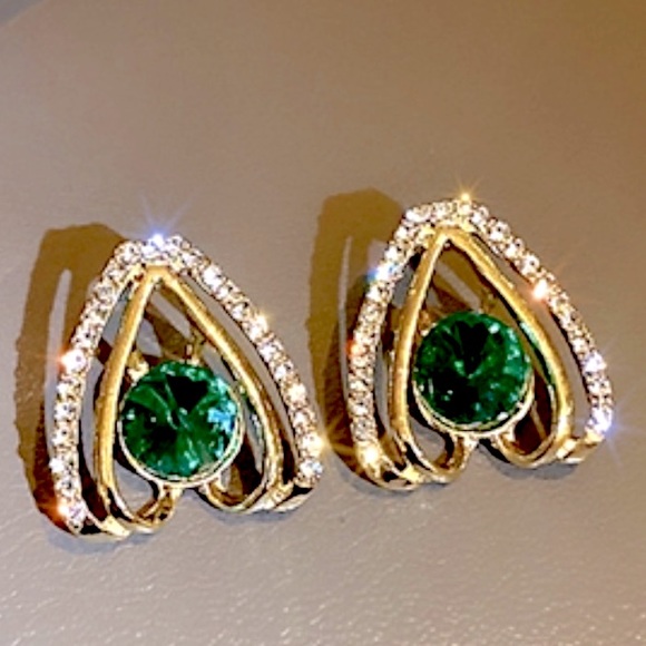 ❣️$25/3❣️ Classic Emerald Rhinestones Stud Earrings - Picture 8 of 11